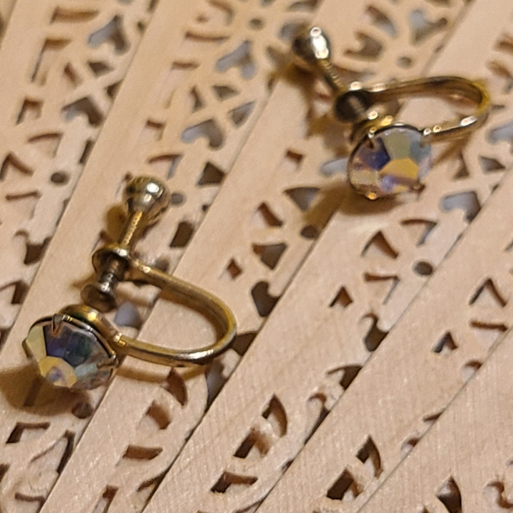 Elegant Gold And Silver Screw Back Earrings 29$